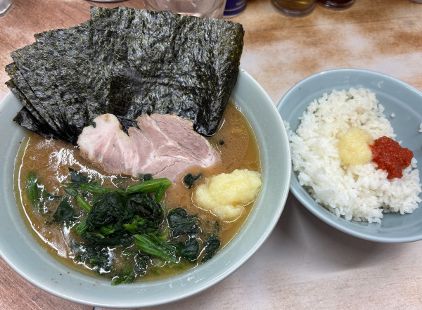 「のり増しラーメン＋無料ライス」@横浜ラーメン 武蔵家 志木店の写真