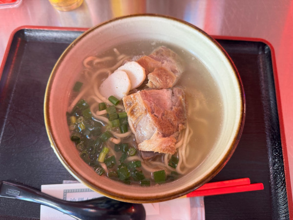 「ソーキそば 980円(税込)」@沖縄LOVERの写真