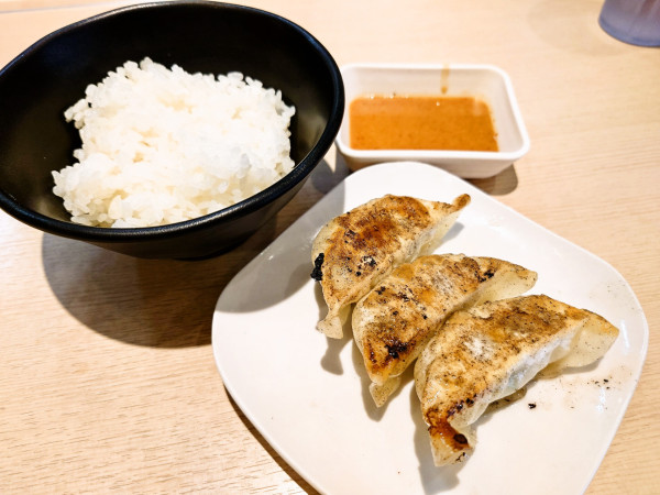 「限定　焼きチーズカレーラーメン＋ランチセット」@鶏白湯らーめん 叶の写真