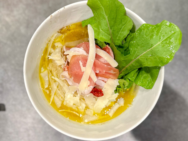 「★＜限定15食＞燻製生ハムの冷やしラーメン🍜¥1,700」@Ramen 翡翠の写真