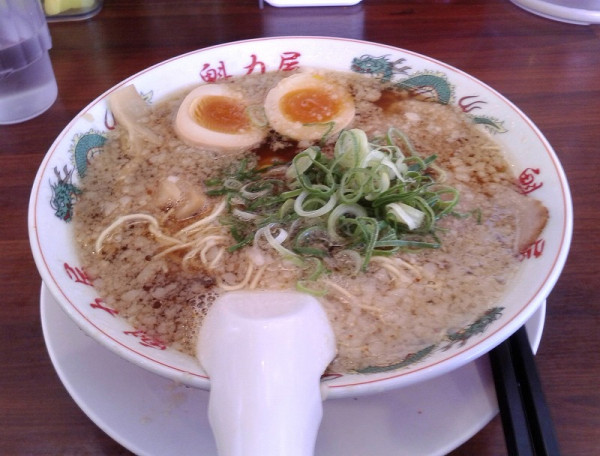 「醤油味玉ラーメン(957円)」@ラーメン魁力屋 葛飾南水元店の写真