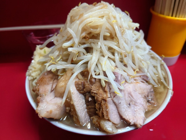 「大豚  野菜  ニンニク  カラメ」@ラーメン二郎 三田本店の写真