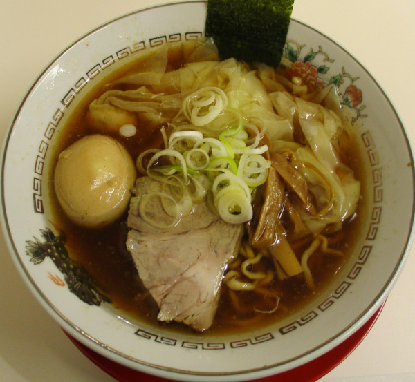 「味玉わんたん麺　1530円⇒プレオープン価格770円」@荻窪中華そば 春木屋 恵比寿店の写真