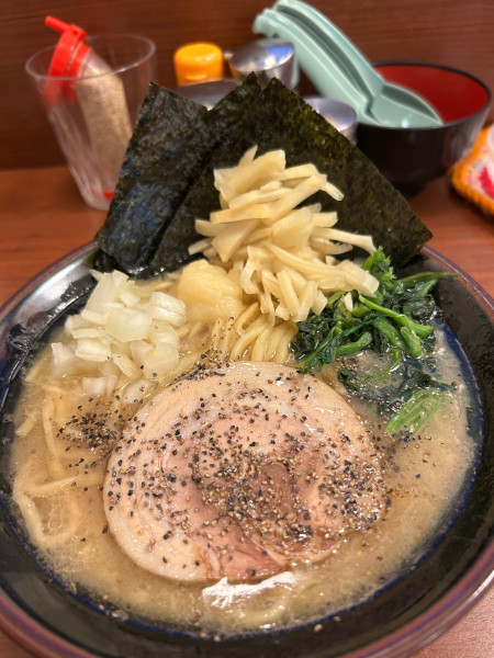 「醤油ラーメン」@宮本商店 川口新井宿店の写真