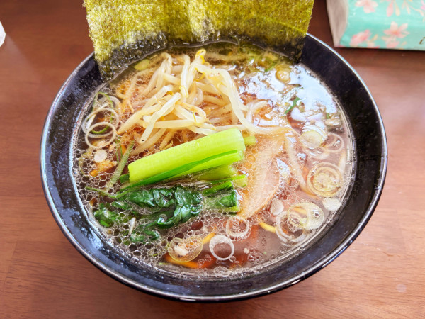 「横浜ブラックラーメン　800円」@2代目 鶴本丸 本店の写真