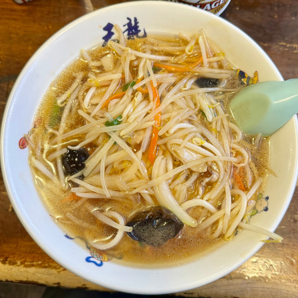 「もやしそばニラレバよだれ鶏餃子」@天龍 銀座街店の写真