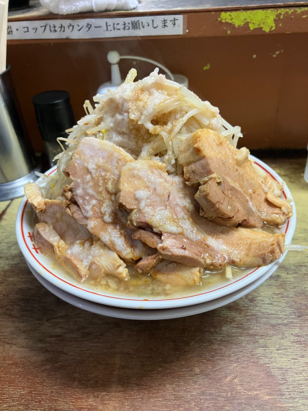 「チャーシュー麺大 ヤサイ増し アブラ増し」@とんトコ豚の写真