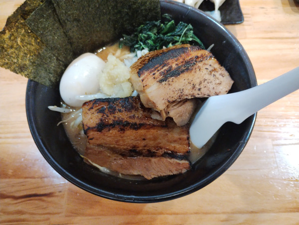 「豚火らーめん全部のせ」@らぁめん つけめん 豚火 長塚店の写真