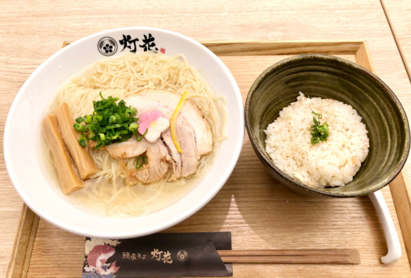 「鯛塩らあ麺＋鯛飯1525円　麺大盛り133円」@鯛塩そば 灯花 横浜ワールドポーターズ店の写真
