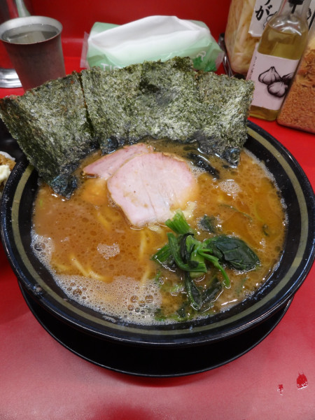 「ラーメン900円濃 半チャーシューまぶし150円」@IEKEI_TOKYO 王道家直系の写真