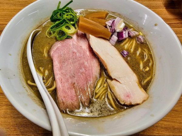 「濃厚煮干しそば」@ラーメン いいかおの写真