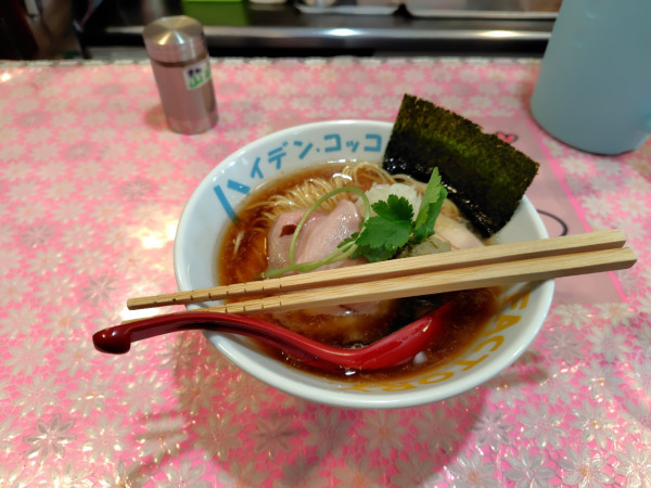 「牡蠣ダレ煮干中華そば　1000」@らーめん凛々の写真