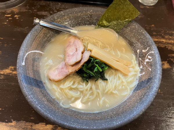 「【塩】鶏白湯ラーメン（大）」@つけ麺 まるやの写真