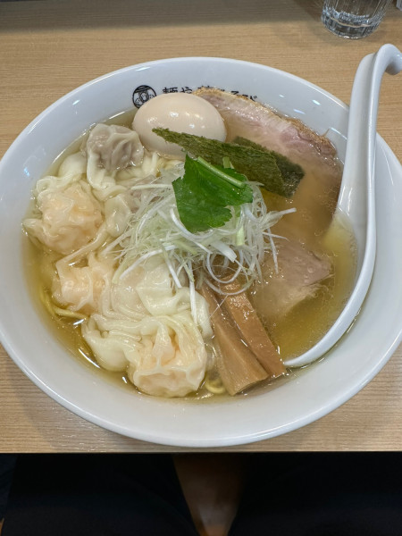 「ミックスわんたん中華そば+えびワンタン2個+味玉」@麺や 穂ころびの写真