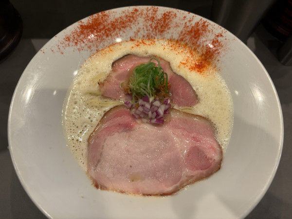 「地鶏白湯らぁ麺1280円」@Ramen Afro Beatsの写真