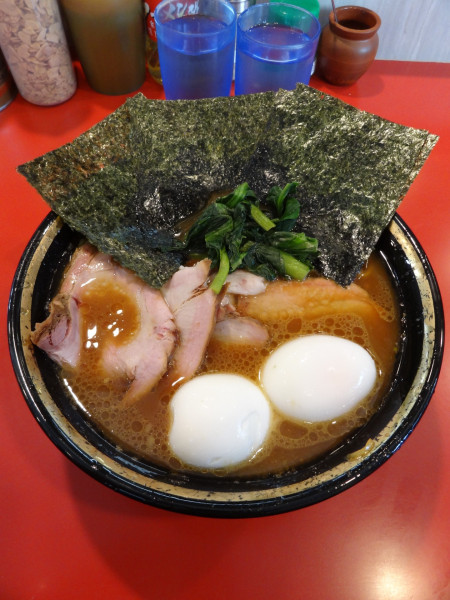 「中盛チャーシュー麺1190円硬濃 白玉W20円」@家系総本山 ラーメン吉村家の写真