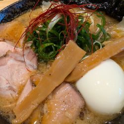 姫路拉麺・ワンタン＆ホルモン増し