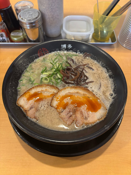 「クリーミーとんこつ」@博多くまちゃんらぁめん 春日店の写真