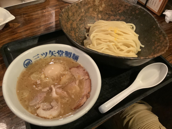 「豚骨魚介つけめん　940円」@三ツ矢堂製麺 深谷花園店の写真