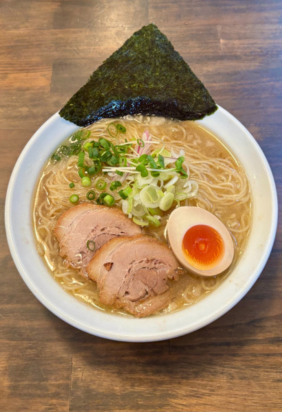 「白金ラーメン大盛(850+130)」@麺屋 承太郎の写真