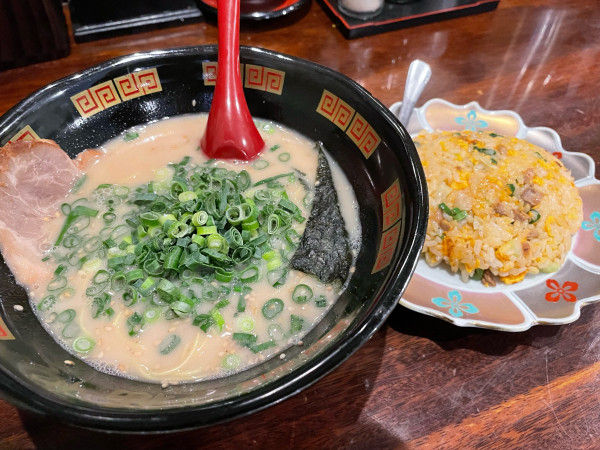「白福+炒飯¥980」@博多ラーメン 福やの写真