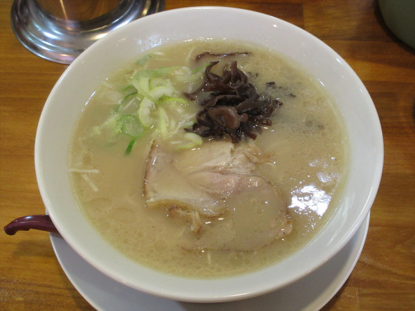 「とんこつラーメン（550円）」@博多長浜とんこつ亭の写真