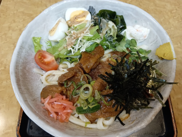 「冷しスタミナうどん（¥980）」@おそば 長寿庵 柳ばし支店の写真