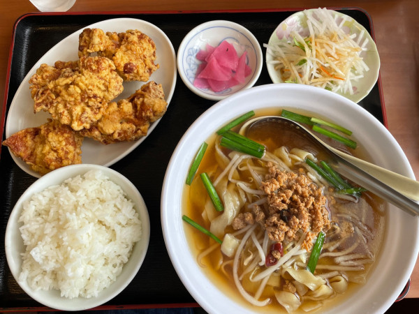「ランチセット　台湾刀削麺に変更　￥１１００」@中国料理 京華の写真