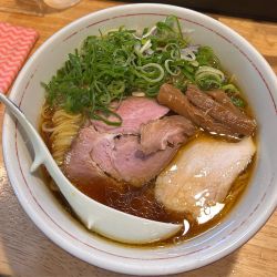 醤油らーめん 麺大盛り ネギ