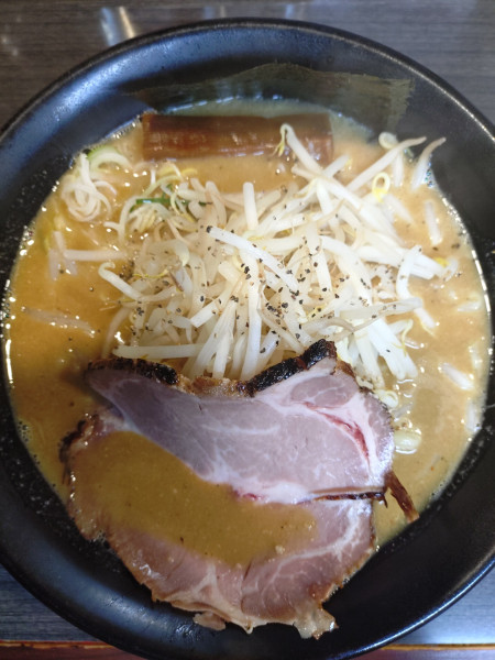 「濃厚味噌󠄀ラーメン　1000円」@ラーメンつけ麺 奔放の写真