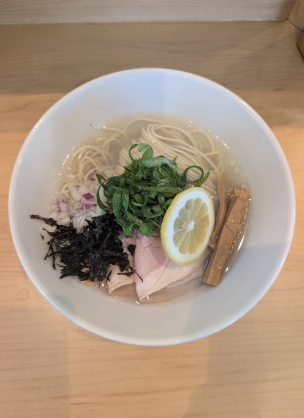 「塩そばシェルテット（４種の貝出汁らーめん）」@「七色の落書き」の写真