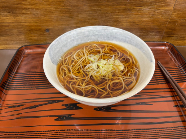 「かけそば390円」@信州生そば みのがさ 本店の写真