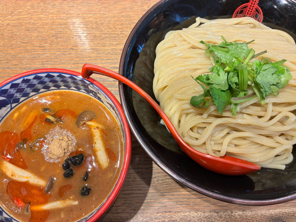 「期間限定　濃厚麻辣つけ麺」@つけ麺専門店 三田製麺所 新宿東口店の写真