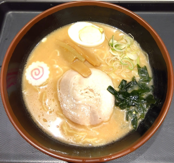 「味噌ラーメン　590円」@名代 富士そば 田端店の写真