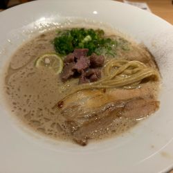 ラム豚骨ラーメン950円