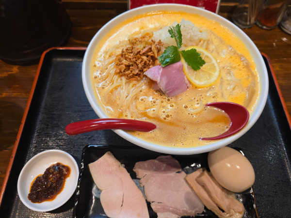 「辛らーめん・特盛・特製 ￥1,690」@麺屋 四季の写真