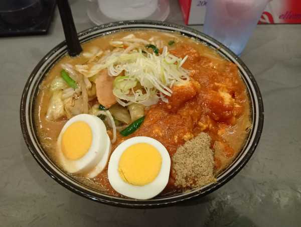 「旨辛麻婆タンメン3辛　大盛　小ライス」@旨辛タンメン 誠屋 新宿店の写真