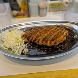 「チキンカツカレー(中)」950円