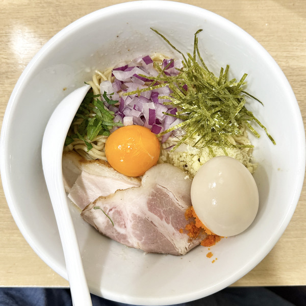 「【4月の限定麺】ウニボナーラ〜雲丹のまぜそば〜＋味玉」@貝麺みかわの写真