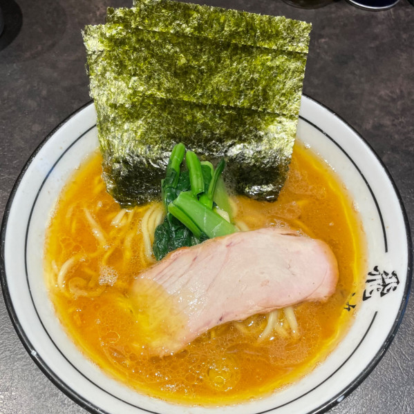 「ラーメン 900円（カタメ、普通、オオメ）」@らーめん飛粋の写真
