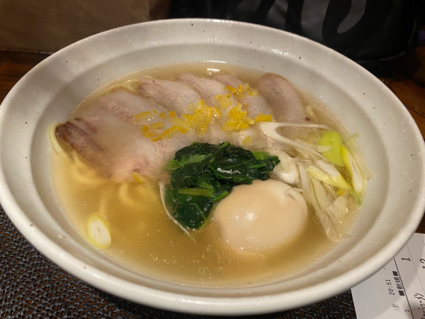 「柚子塩チャーシューメン 1280円」@東京とんこつ Echika fit永田町店の写真