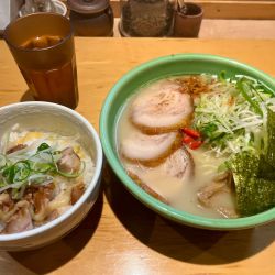 鶏白湯らーめん(全部入り)+ちゃーしゅー飯