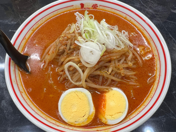 「味噌卵麺 辛さ8」@蒙古タンメン 中本 目黒店の写真
