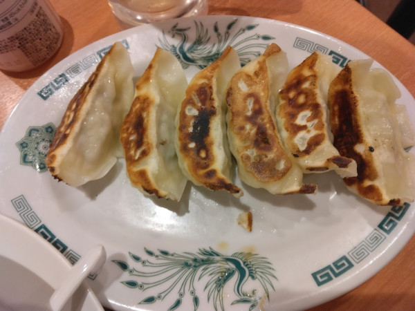 「餃子(豚骨ニラ南蛮とセットで940円)」@日高屋 柏西口駅前店の写真