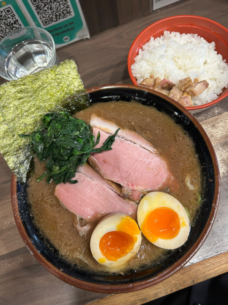 「玉子ラーメン　1,130円　ライス　150円」@神田ラーメン わいず 神田本店の写真