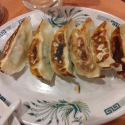 餃子(豚骨ニラ南蛮とセットで940円)