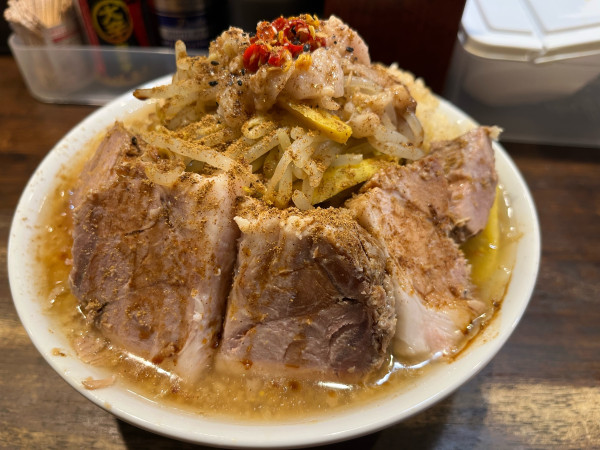 「ネパル麺 小+肉2枚 ¥1,250」@ミゾグチヤ 東十条店の写真