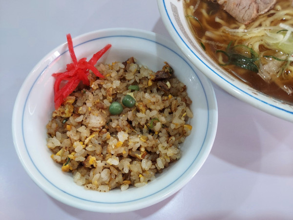 「半チャーハン 350円 ラーメンも」@中華料理 金来の写真