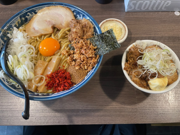 「カレーまぜそば（特）」@狼煙 〜NOROSHI〜の写真