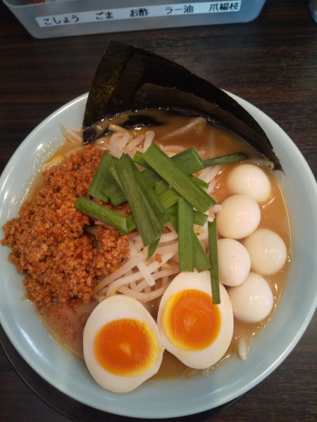 「味噌ラーメン（うずら付き）」@横浜家系ラーメン 丸岡商店 犬山店の写真